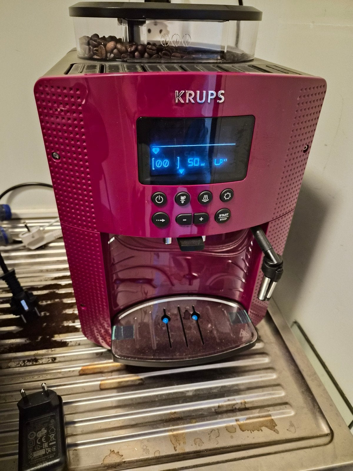 Krups volautomatische espressomachine - Magenta, Ophalen, Zo goed als nieuw, Espresso apparaat