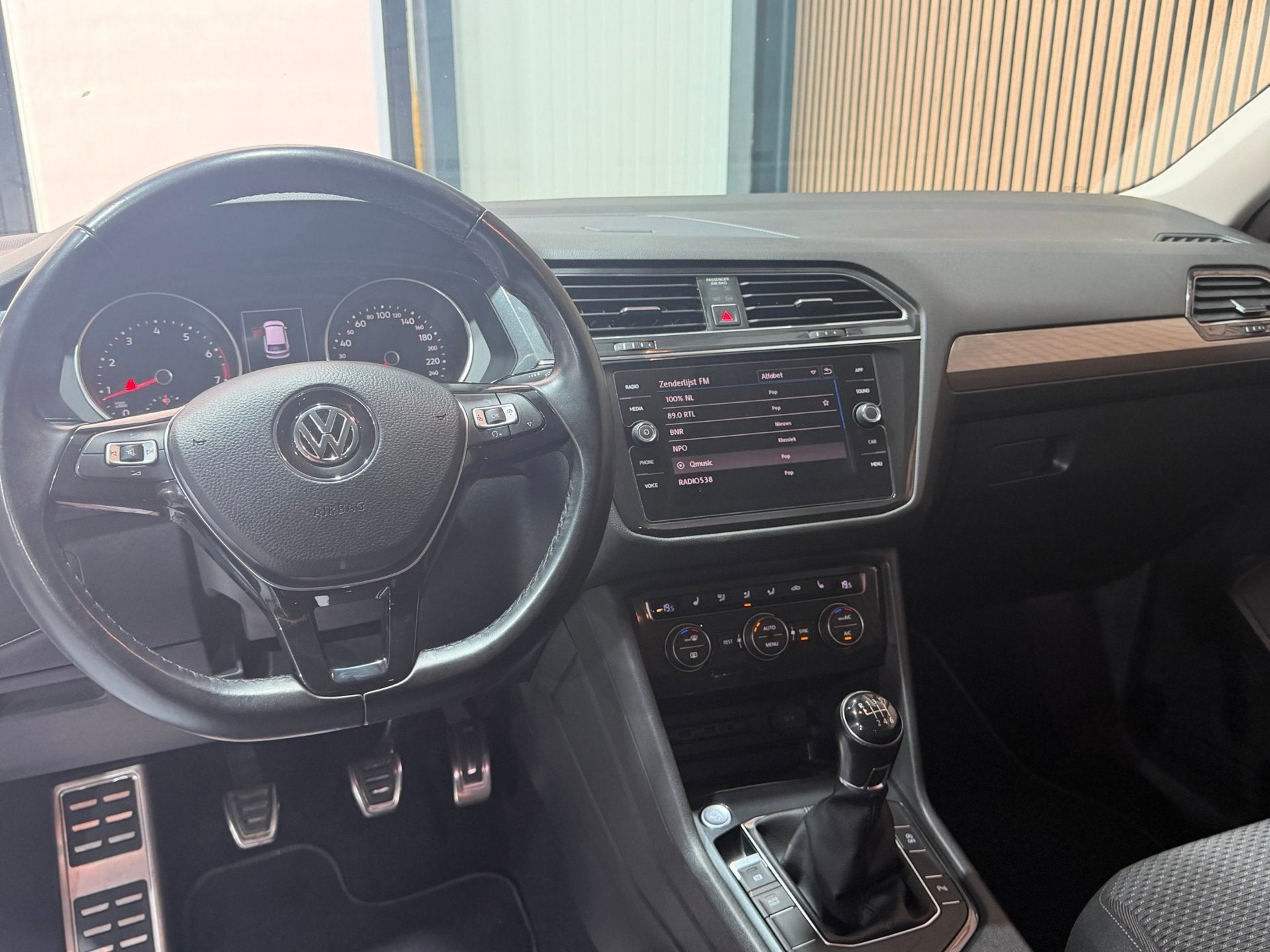 Volkswagen Tiguan Allspace 1.4 TSI Comfortline / All-Space /, Voorwielaandrijving, Gebruikt, Zwart, 4 cilinders