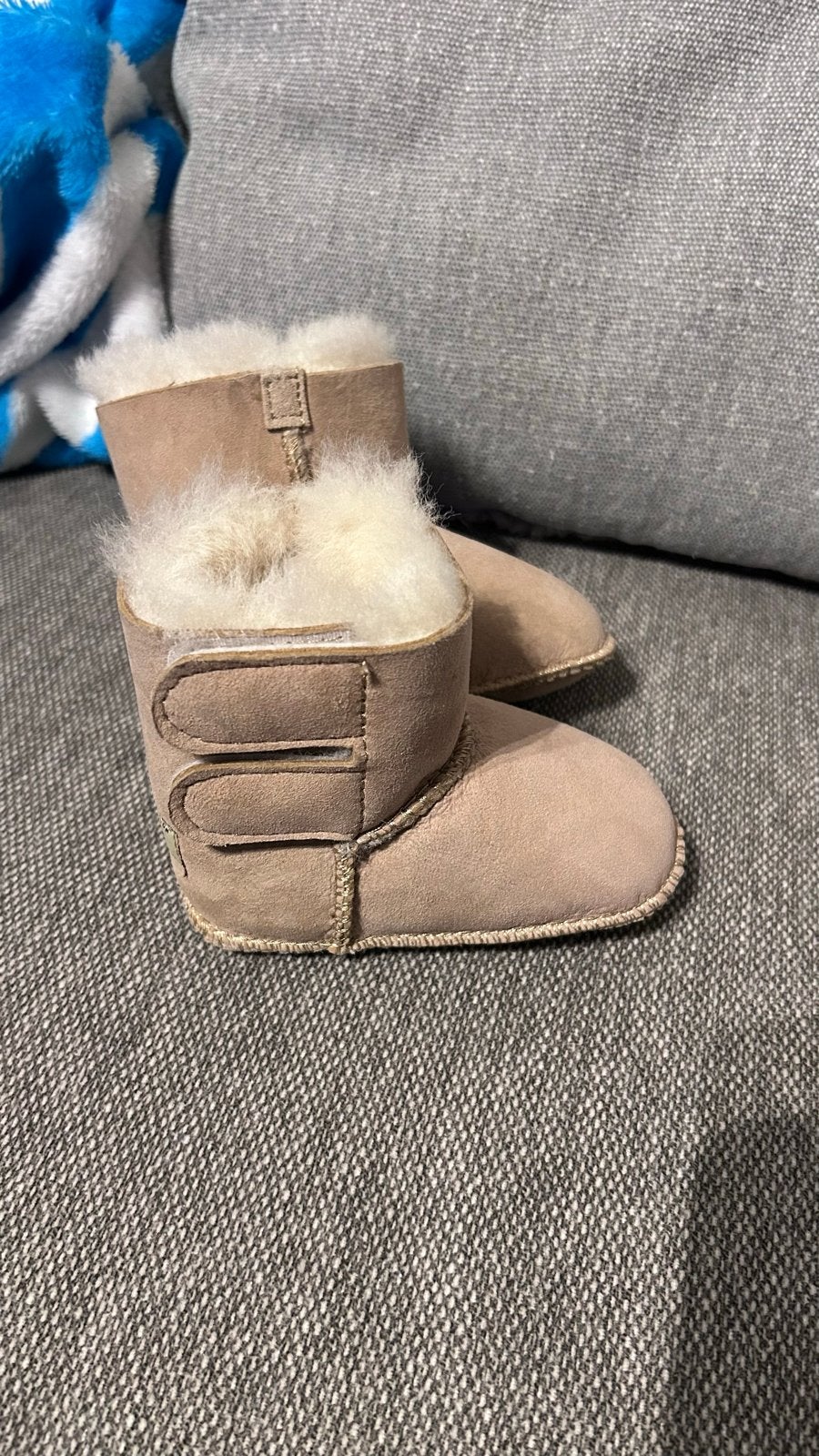 Nieuwe UGG baby booties - 3-6 maanden, Schoentjes, Jongetje of Meisje, Nieuw, Ophalen of Verzenden