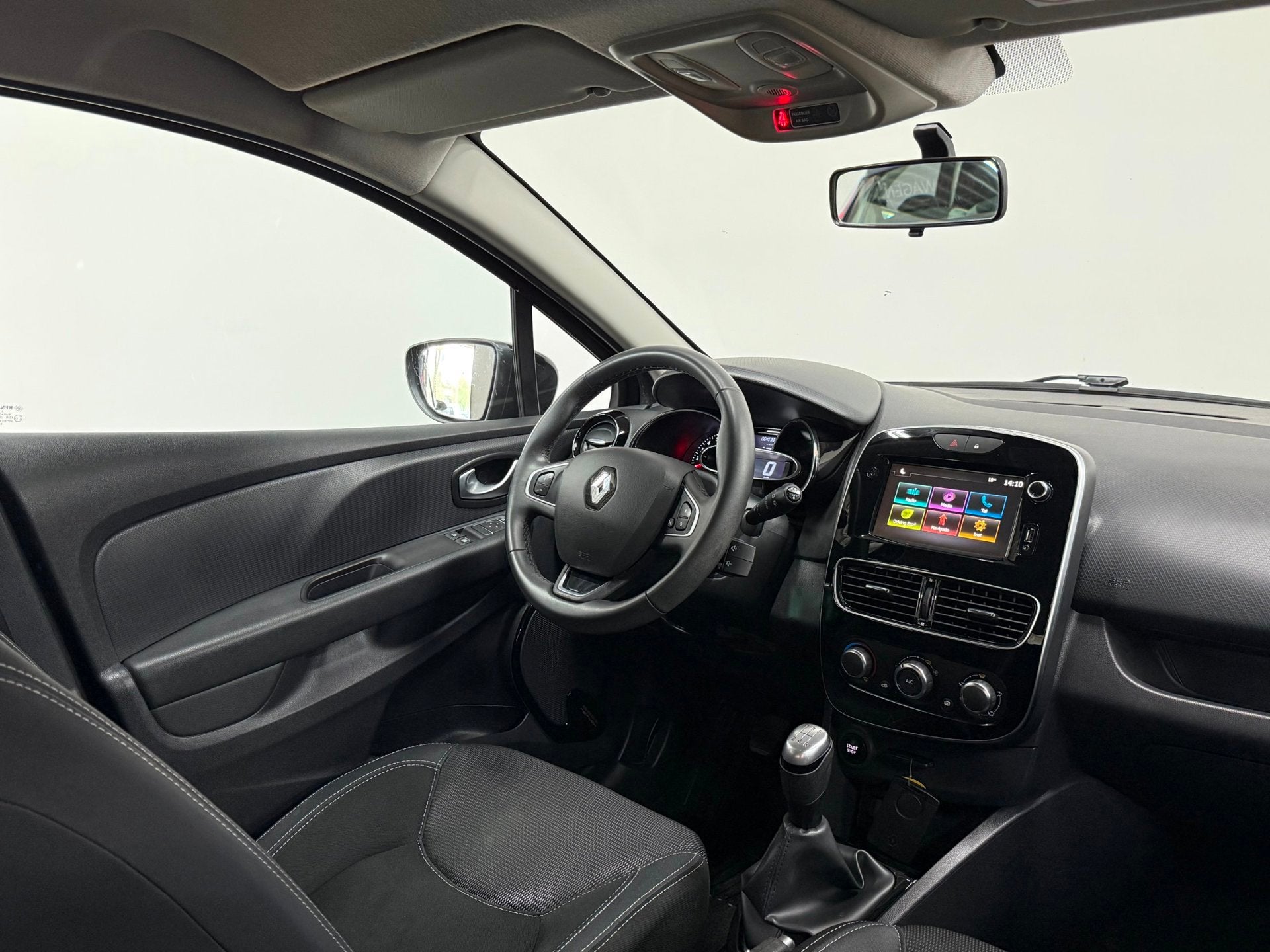 Renault Clio 0.9 TCe Zen LED/Cruise/Stoelverwarming, Auto's, Voorwielaandrijving, Stof, Gebruikt, Zwart