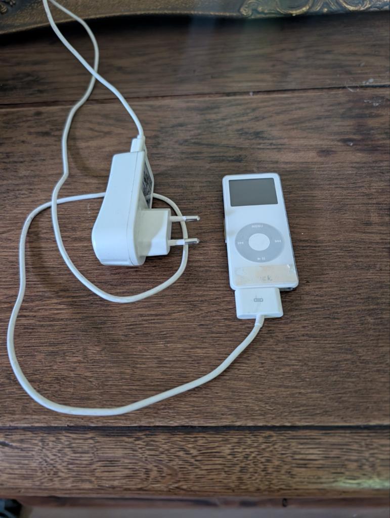 iPod Nano 1GB met oplader 5 stuks, Audio, Tv en Foto, Mp3-spelers | Apple iPod, Ophalen of Verzenden, Gebruikt, Nano, Minder dan 2 GB