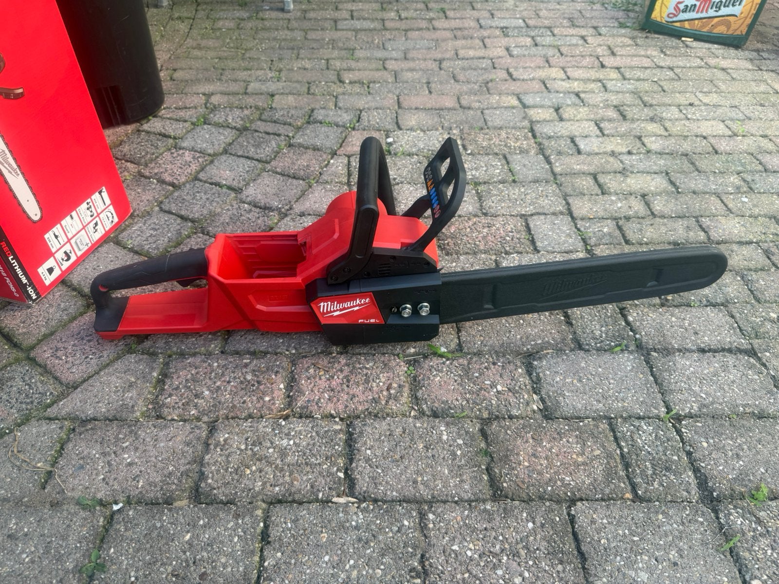 Milwaukee kettingzaag model 1 accu, Doe-het-zelf en Verbouw, Kettingzaag, Nieuw, Ophalen of Verzenden, 30 tot 70 mm