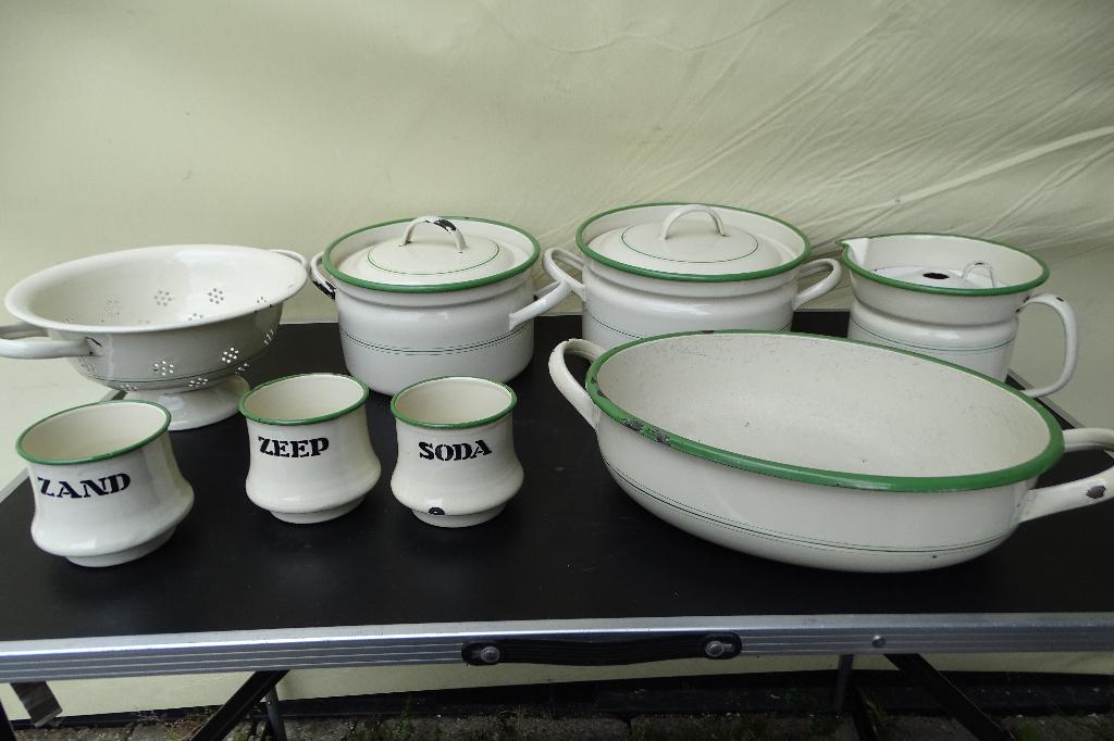 Pannen, melkkoker, badje, vergiet, bakjes emaille, Antiek en Kunst, Ophalen