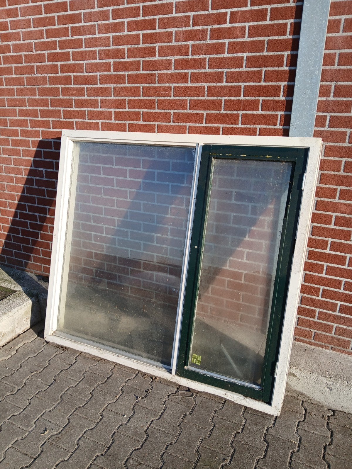 Kozijn met raam. Gratis afhalen, Ophalen, Hout, 75 tot 150 cm, Raamkozijn