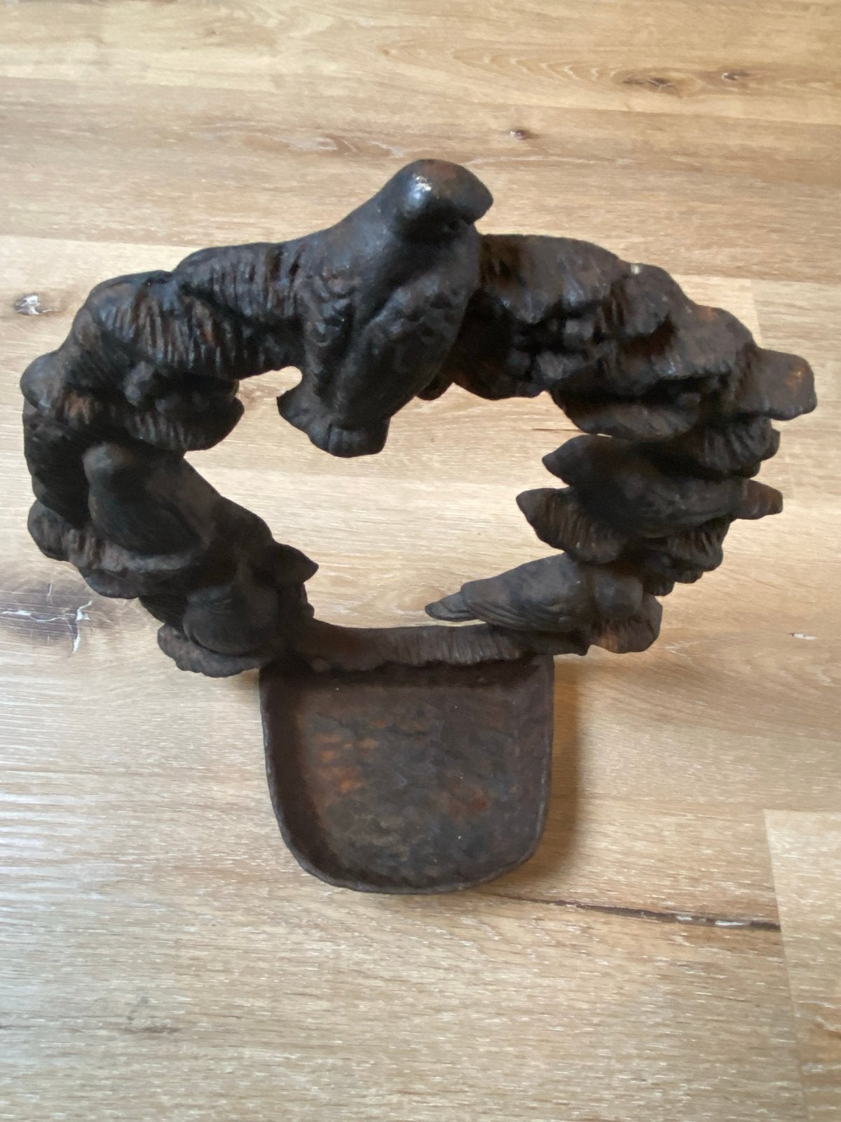 Gietijzeren vogelvoederbak met vogels, Ophalen