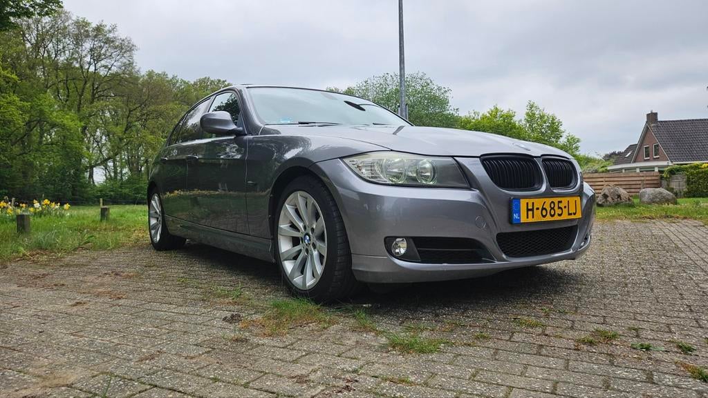 BMW 3-Serie 2.0 I 318i 2011 Grijs, Multifunctioneel stuurwiel, Zwart, Handgeschakeld, Particulier