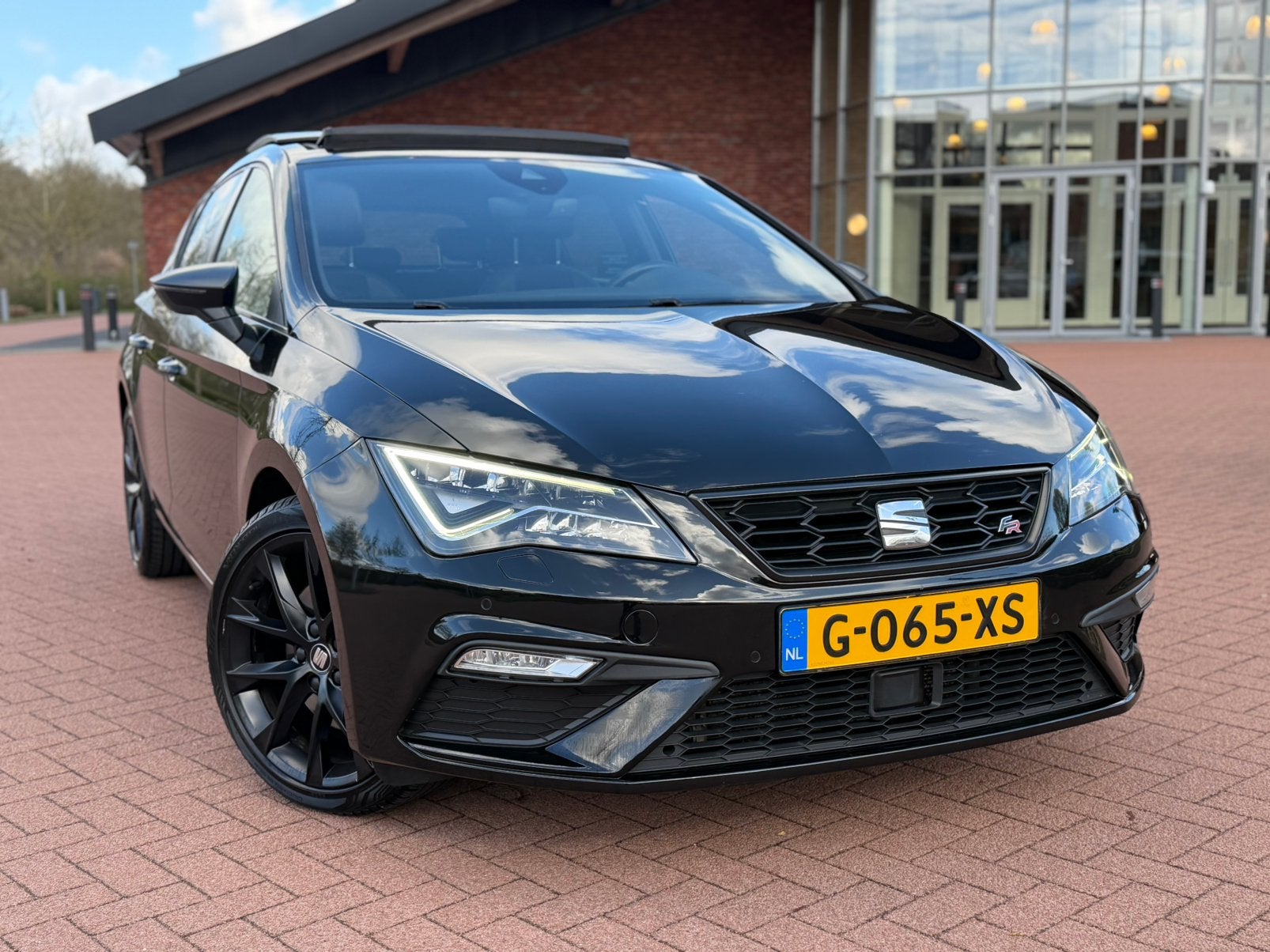 Seat Leon 1.5 TSI FR Dsg-7 2020 Zwart Ultimate Edition Black, 15 km/l, 1498 cc, 4 cilinders, 150 pk
