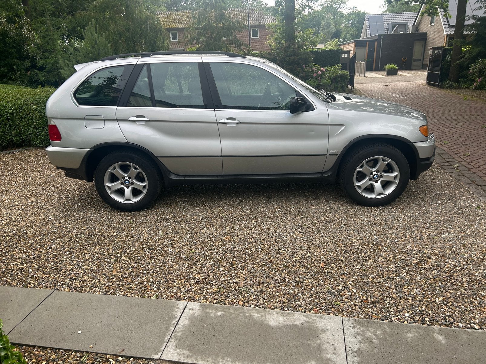 BMW X5 4.4 I AUT 2001 Grijs, leder, schuifdak, Auto's, Automaat, 2100 kg, Vierwielaandrijving, Particulier