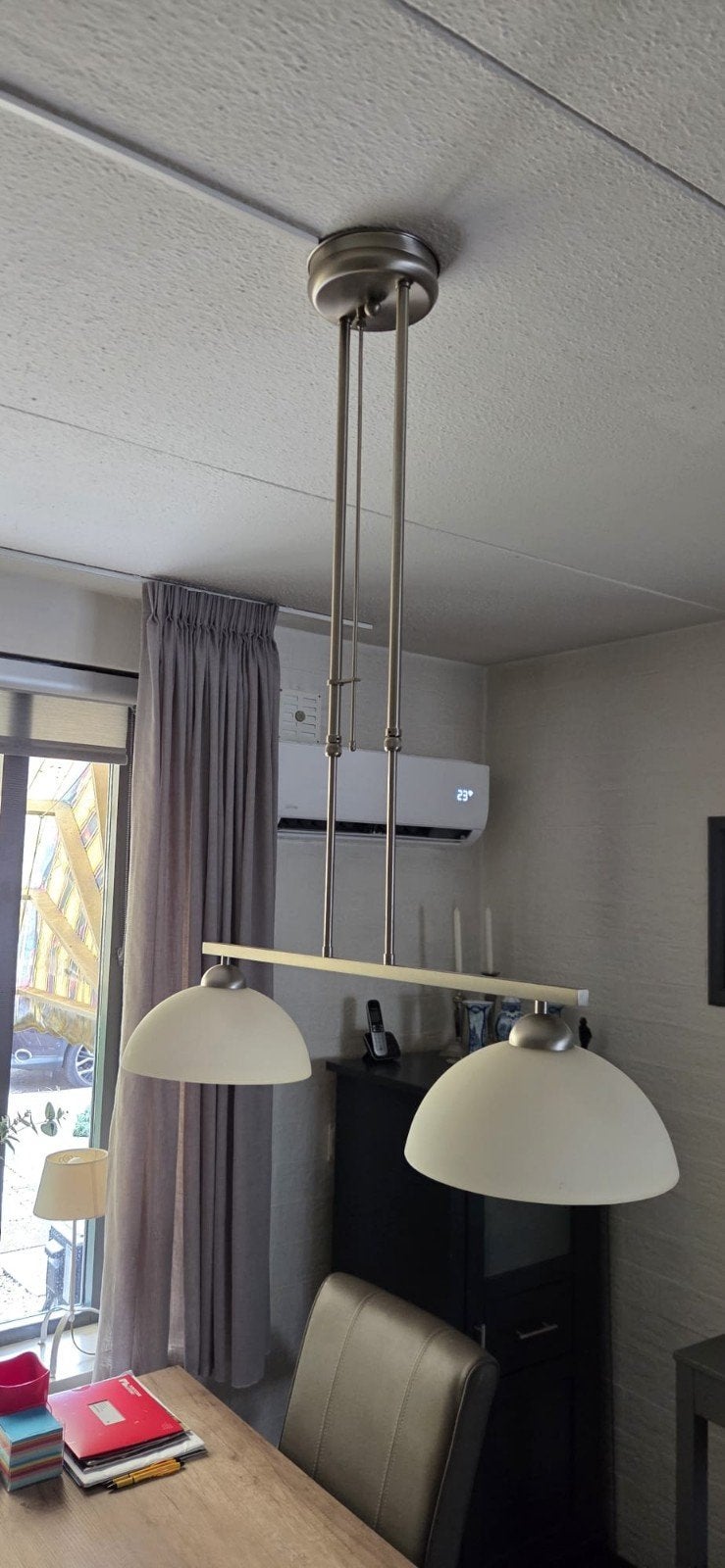 Moderne hanglamp met twee glazen kappen, Huis en Inrichting, Zo goed als nieuw, Glas, Modern, E27 (groot)