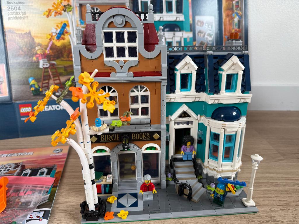 LEGO Creator Expert 10270 Boekwinkel (Bookshop), Kinderen en Baby's, Speelgoed | Duplo en Lego, Lego, Ophalen of Verzenden, Compleet