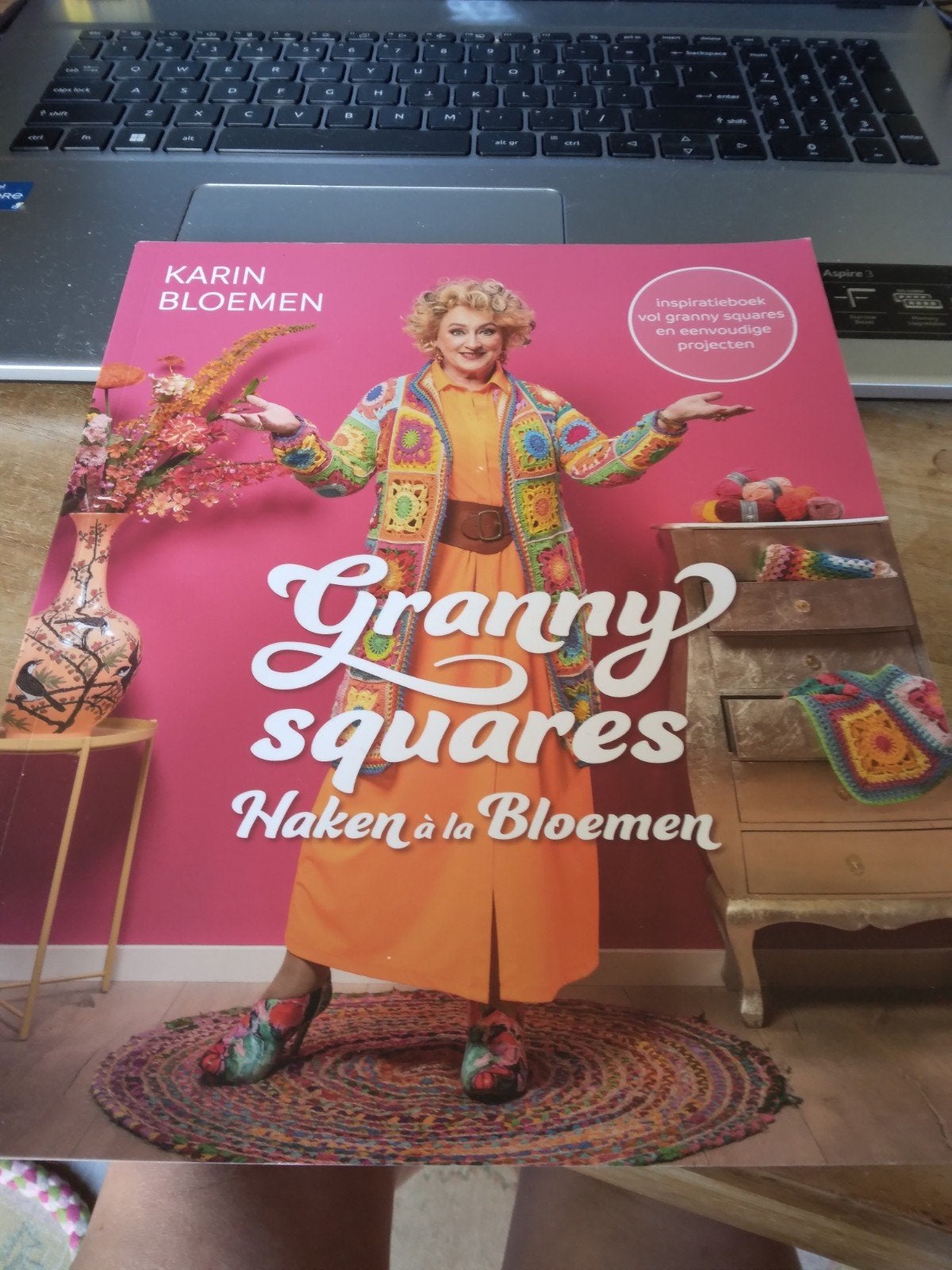 Karin Bloemen - Granny squares gesigneerd!, Boeken, Hobby en Vrije tijd, Breien en Haken, Ophalen of Verzenden, Zo goed als nieuw
