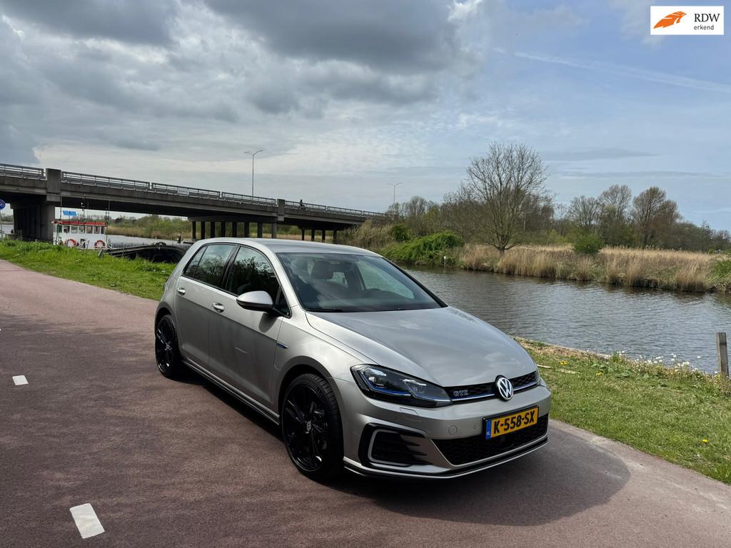 Volkswagen Golf 1.4 TSI PHEV GTE |Dealer onderh.|Luxe|, 8 kWh, Stof, Gebruikt, Euro 6