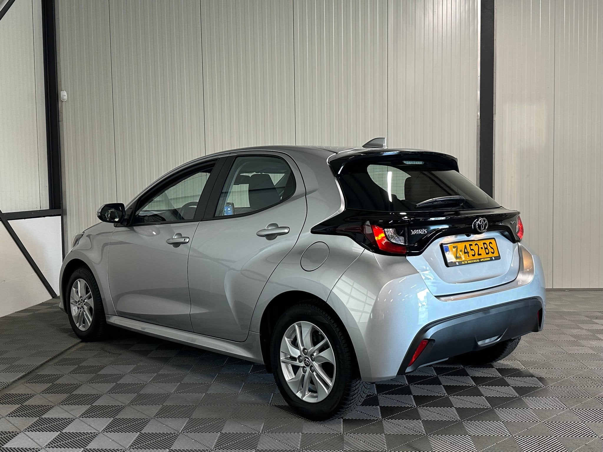 Toyota Yaris 1.5 Hybrid 115 | Active 5-Drs | Airco-Ecc | Cam, 450 kg, Gebruikt, Euro 6, 0 kWh