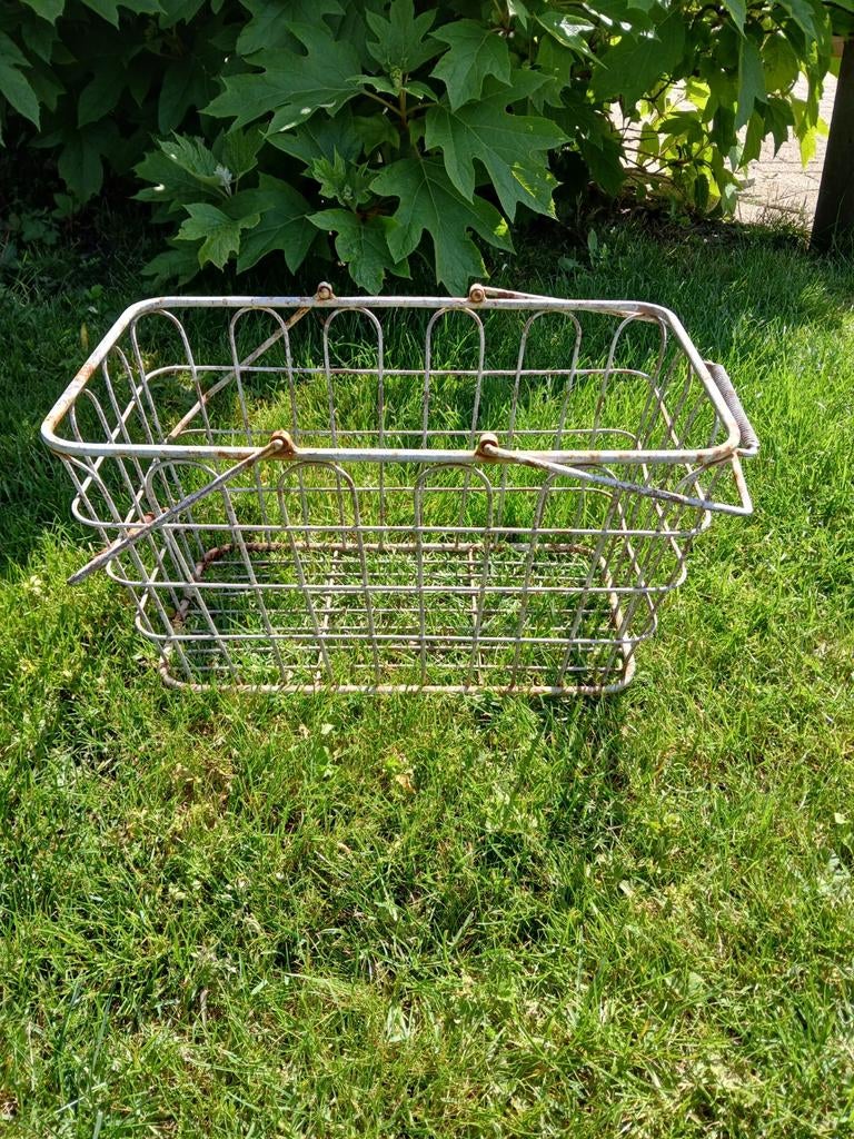 Brocante ijzeren mand., Ophalen