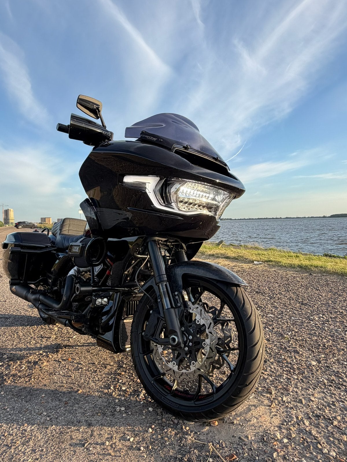 Harley-Davidson CVO Road Glide ST Anniversary (2024), Motoren, 2 cilinders, Sportuitlaat, Toermotor, Gebruikt