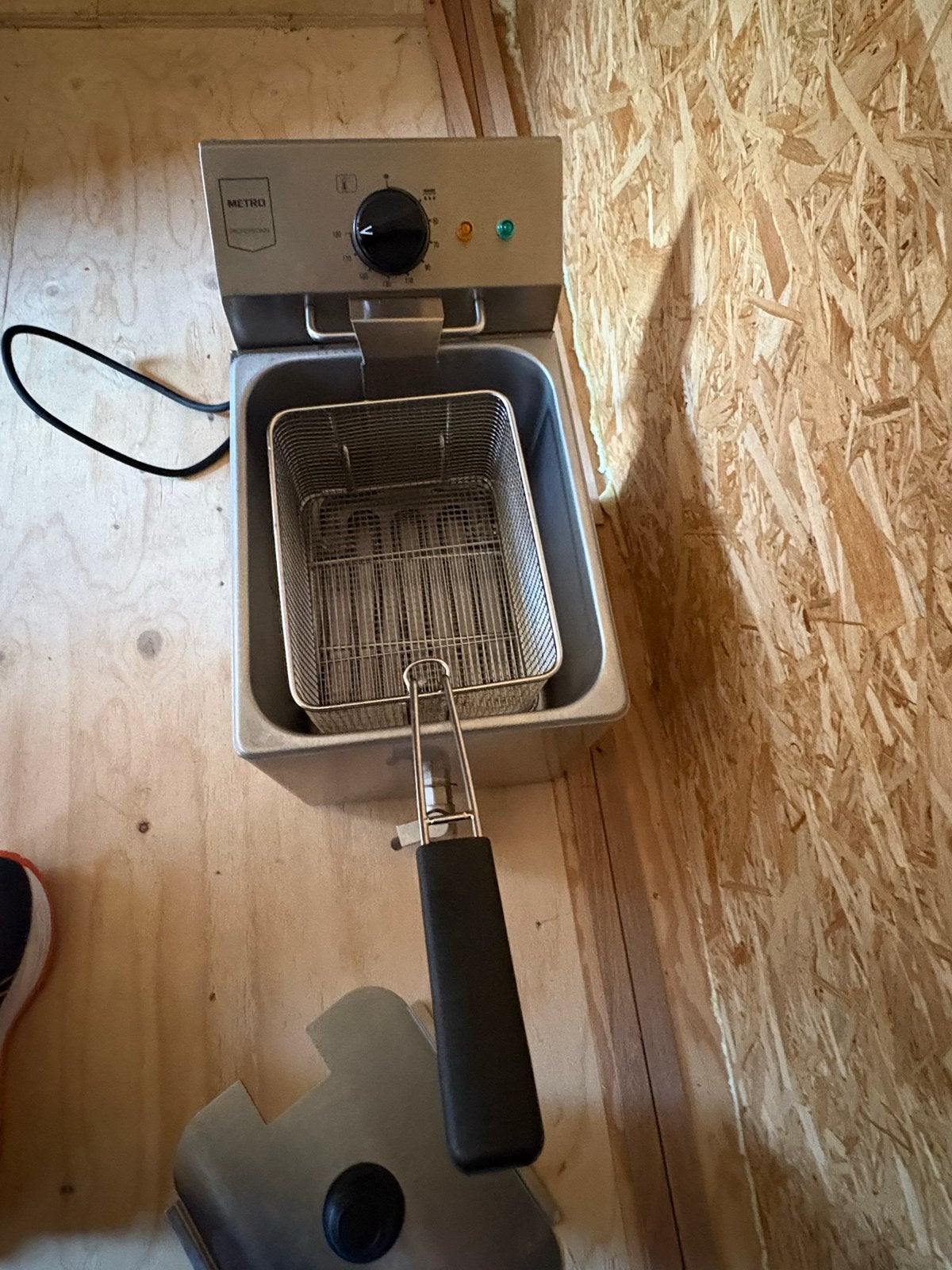 Gloednieuwe Metro Friteuse - Perfect voor Horeca, 4 liter of meer, Ophalen of Verzenden, Nieuw