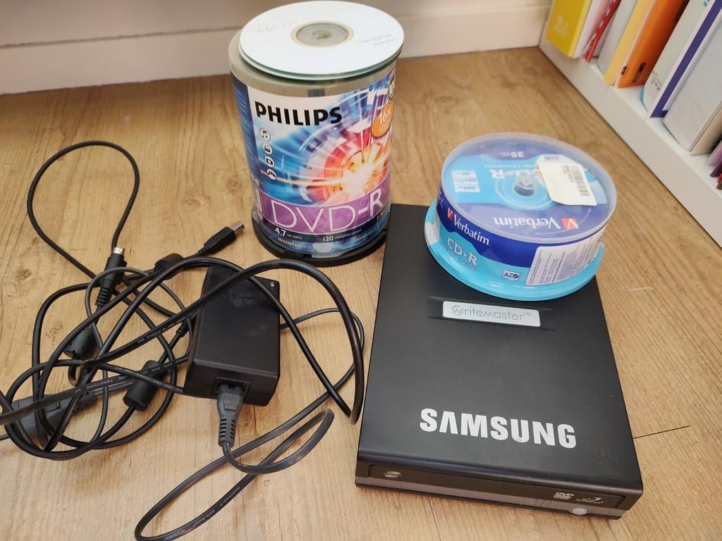 Samsung Externe DVD Brander/Speler met CD/DVD-R's, Computers en Software, Optische drives, Ophalen of Verzenden, Gebruikt, Extern