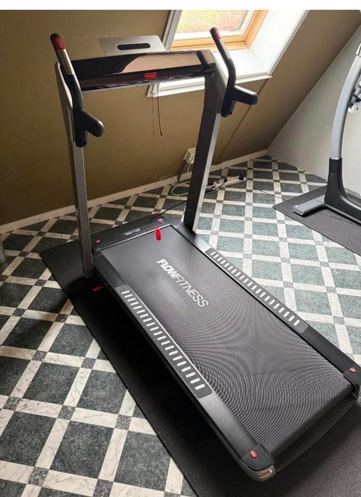Flow Fitness Runner DTM2500 Loopband - Zo goed als nieuw, Ophalen, Zo goed als nieuw, Metaal, Loopband