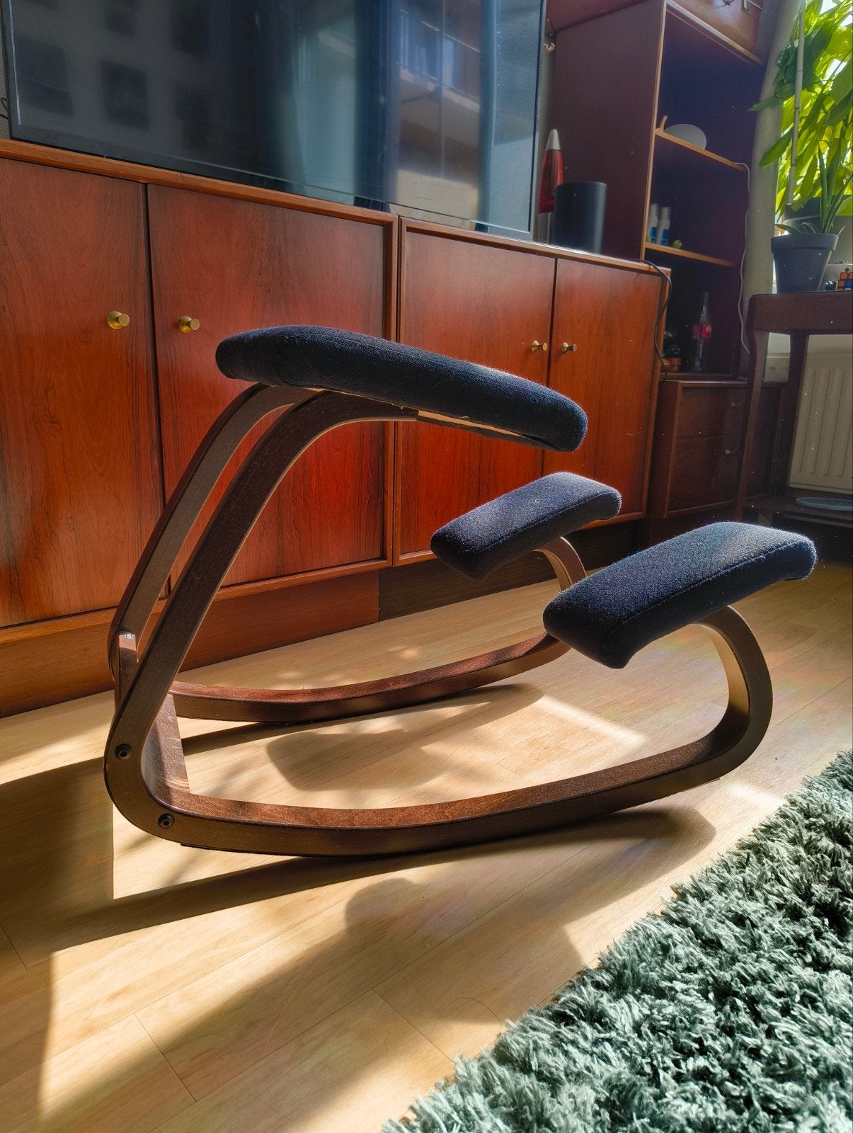 Stokke ergonomische kniestoel, Huis en Inrichting, Ophalen, Zwart, Hout, Eén