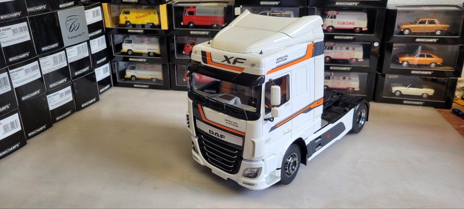 Premium Classixxs/ixo DAF XF 530 Euro 6 Special Edition, Hobby en Vrije tijd, Ophalen of Verzenden, Zo goed als nieuw, Overige typen