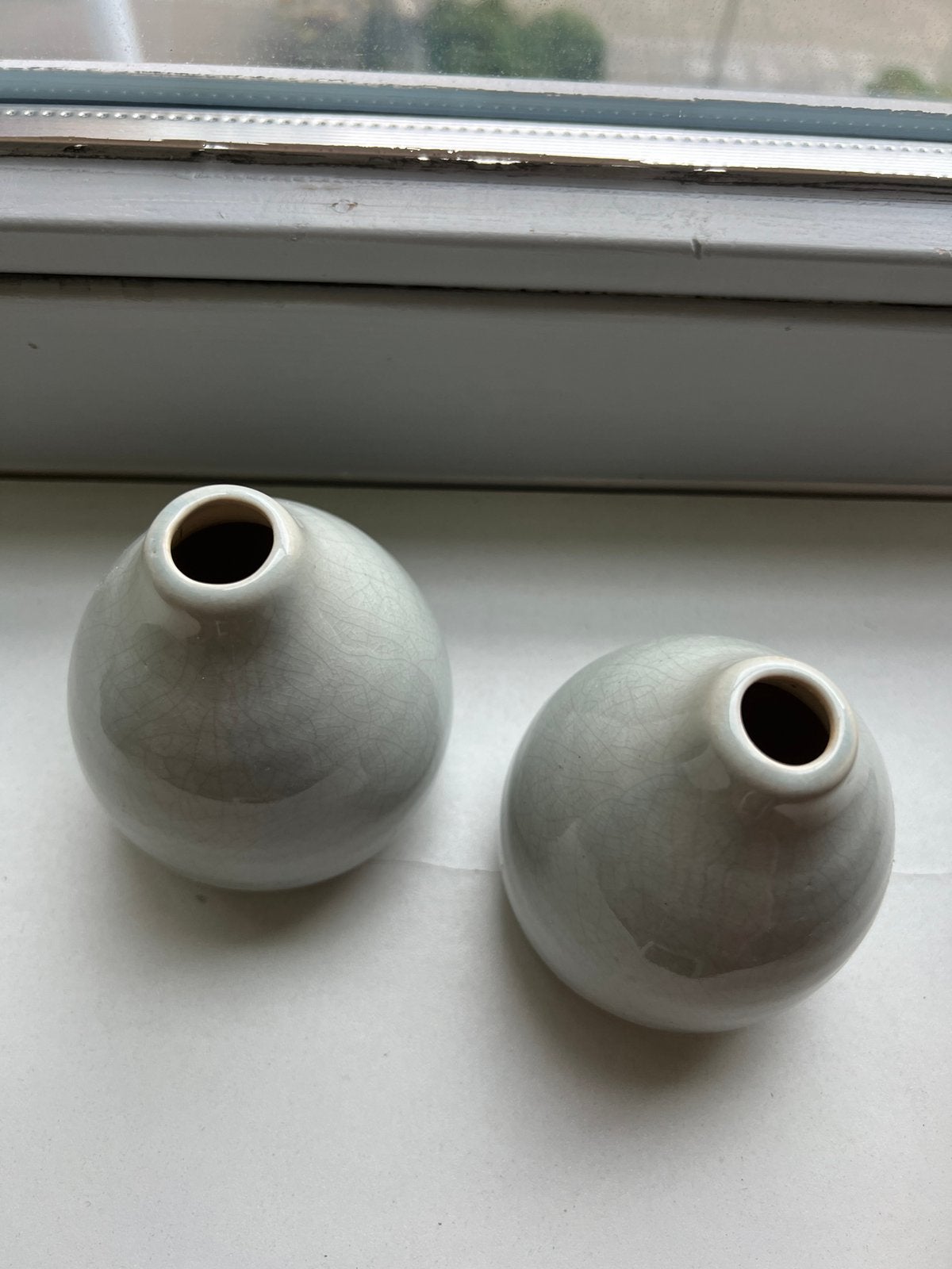 Blauwgrijze kleine vazen (2 stuks), Huis en Inrichting, Ophalen of Verzenden, Zo goed als nieuw