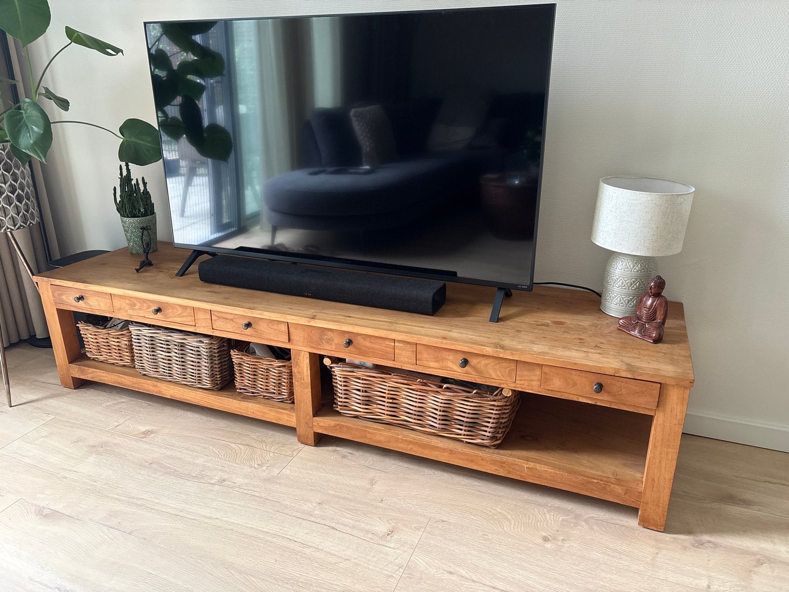 Massief houten tv-meubel met opbergruimte, Gebruikt, 200 cm of meer, Minder dan 100 cm, 25 tot 50 cm