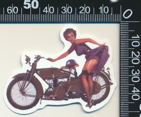 Sticker: Vintage Pin Up Girl (75), Verzamelen, Stickers, Ophalen of Verzenden, Zo goed als nieuw, Bedrijf of Vereniging