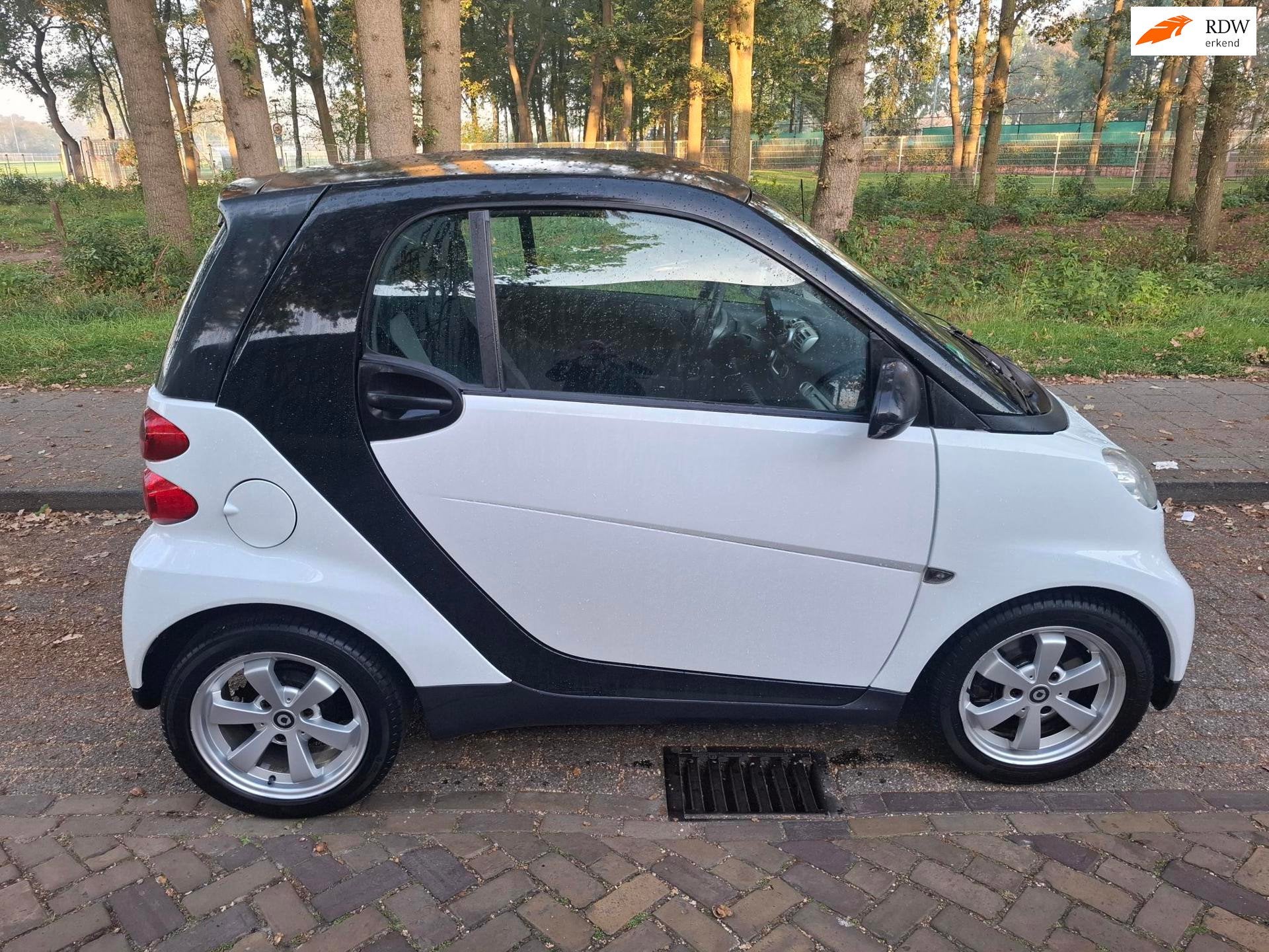 Smart Fortwo coupé 1.0 mhd Pure apk 10-2027, Auto's, Automaat, Euro 5, Gebruikt, Zwart