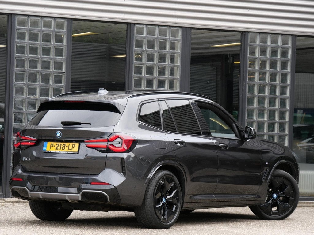 BMW iX3 LCI 80kWh/ M-SPORT/ PANORAMADAK/ LEER/ SHADOW-LINE/, Auto's, BMW, Automaat, Achterwielaandrijving, Gebruikt, 750 kg