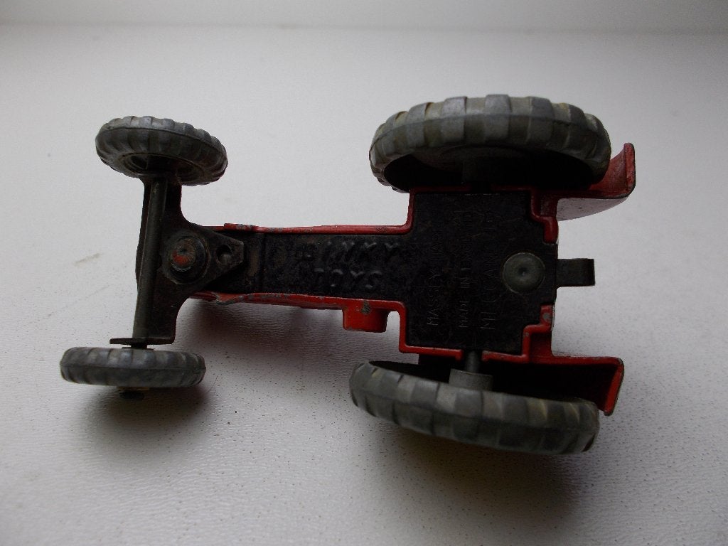 1957 Dinky Toys 300 MASSEY HARRIS TRACTOR + DRIVER!, Ophalen of Verzenden, Zo goed als nieuw, Tractor of Landbouw, Dinky Toys