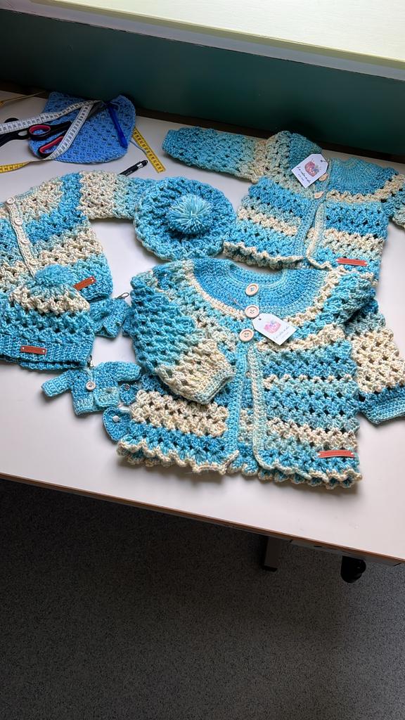 Handgemaakte gehaakte babykleding set - Nieuw, Kinderen en Baby's, Ophalen of Verzenden, Nieuw, Jongetje of Meisje
