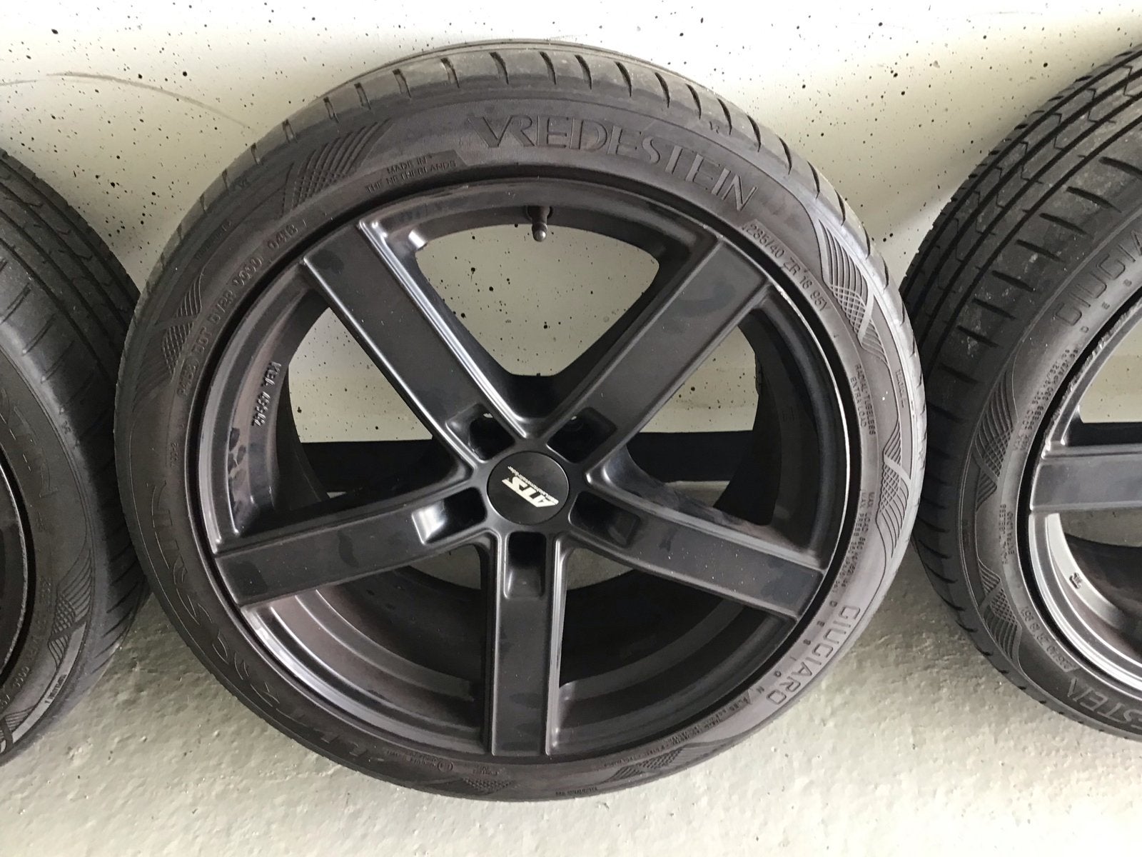 Zwarte 18" velgen 5 x 112  235/40/18  voor oa VW, Audi, Seat, Ophalen, 18 inch, Gebruikt, Banden en Velgen