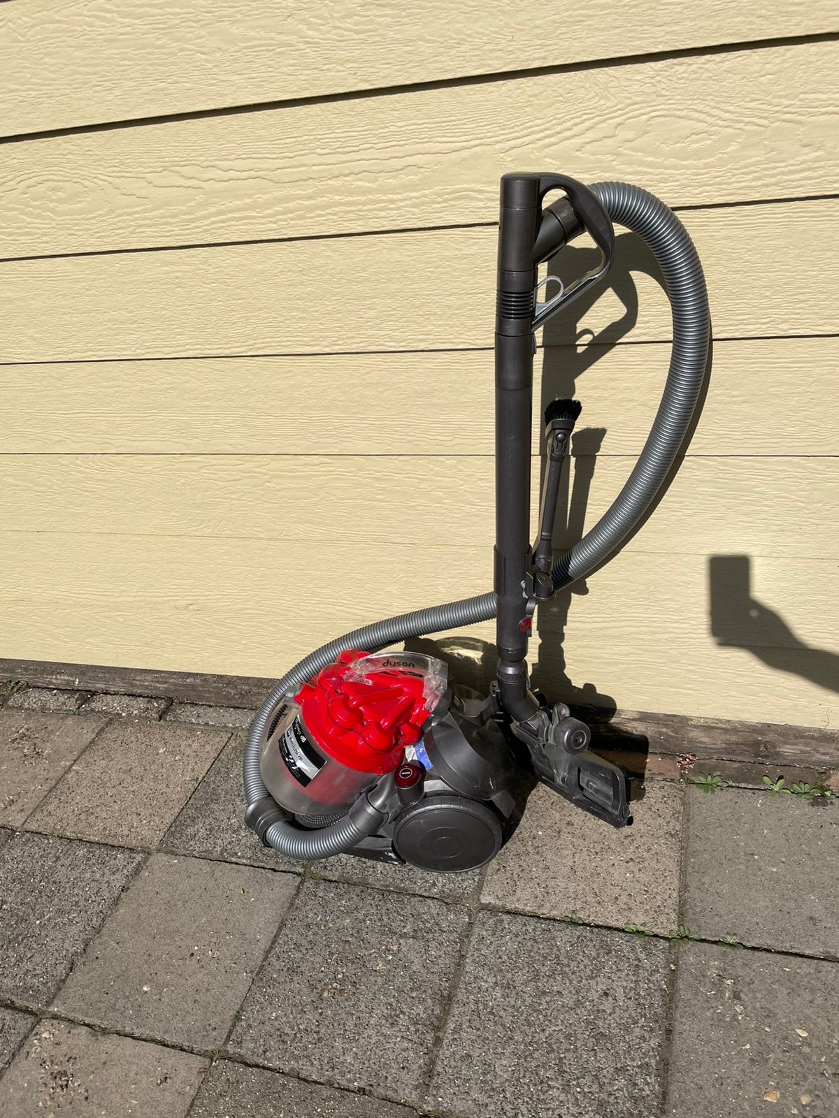 Dyson DC 29 Stofzuiger voor onderdelen Maakt harder lawaai, Ophalen, Gebruikt, Dyson, Geschikt voor harde vloeren