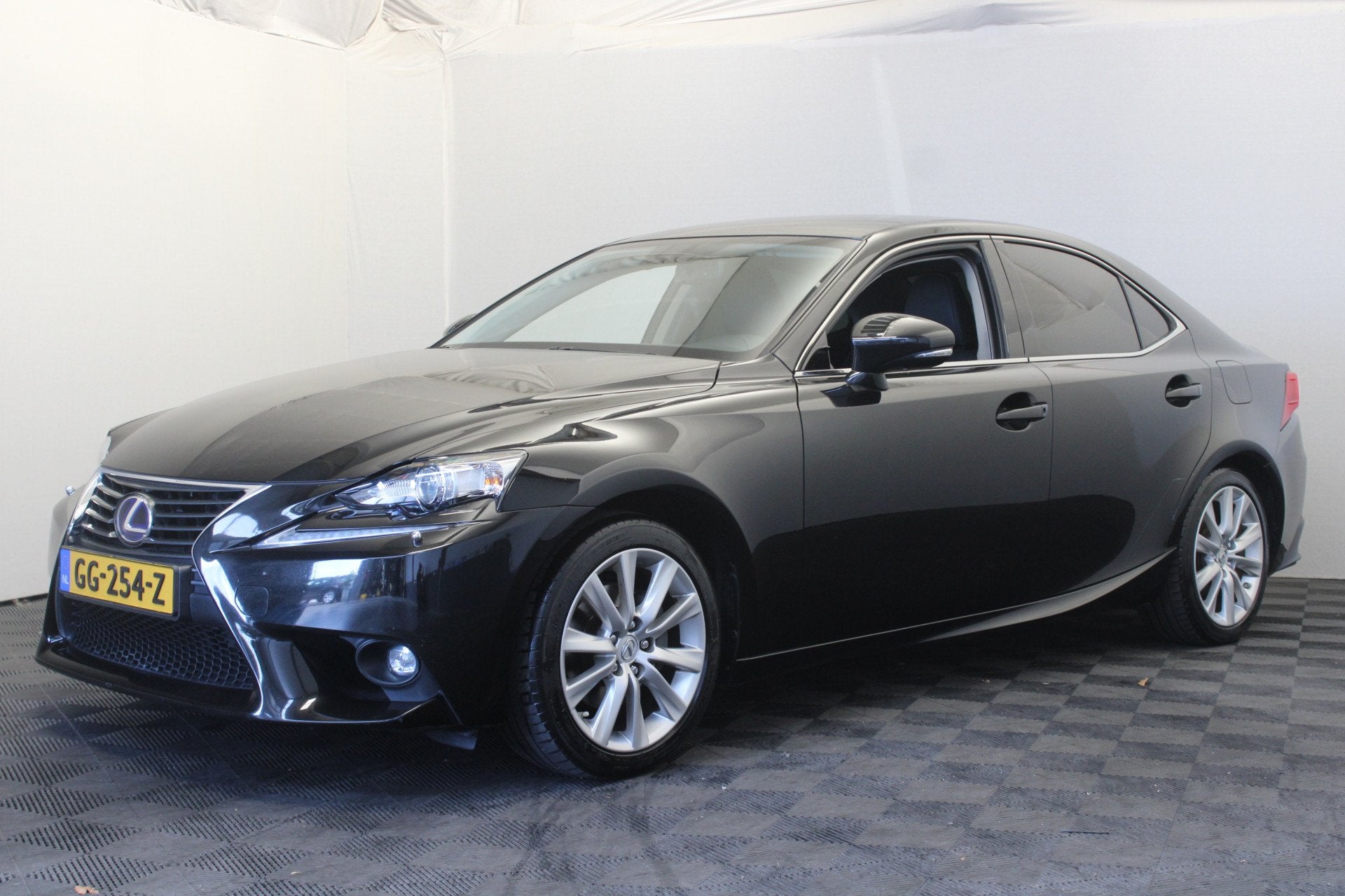 Lexus IS 300h Hybrid Sport Edition |Camera|Stoelverw.|Navi|, Automaat, Achterwielaandrijving, Gebruikt, Leder en Stof