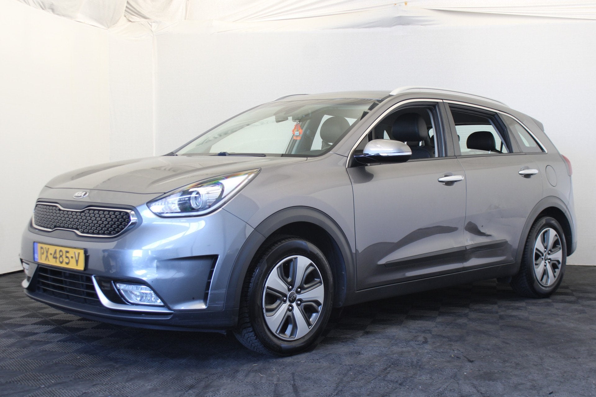 Kia Niro 1.6 GDi PHEV DynamicLine (bj 2017, automaat), Gebruikt, Leder en Stof, SUV of Terreinwagen, Zilver of Grijs