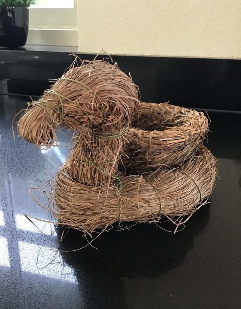 Rieten bloempot in de vorm van een eend. Breedte is 23 cm., Overige materialen, Verzenden, Rond, Zo goed als nieuw