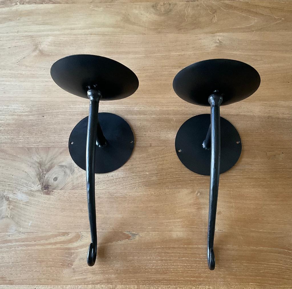 2 x kandelaar muur wand kaarsenhouder zwart gebogen metaal, 25 tot 50 cm, Zwart, Ophalen of Verzenden, Zo goed als nieuw