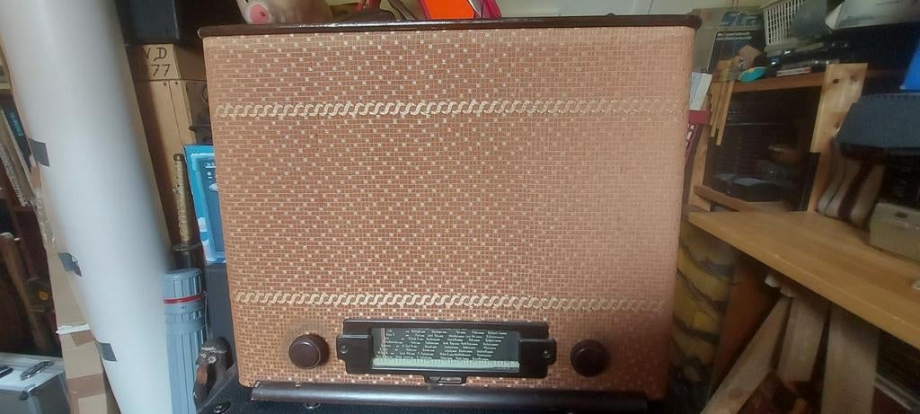 Oude Philips radio BX 3GOA met grammofoonaansluiting, Ophalen