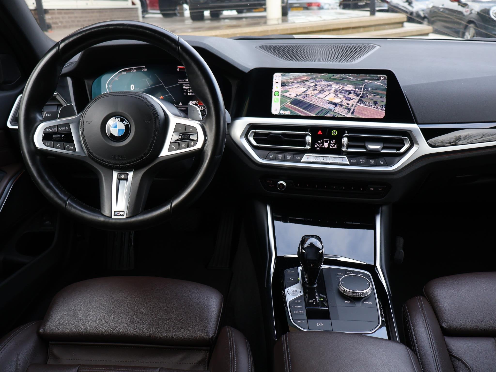 BMW 3-serie Touring 320d HIGH EXECUTIVE SPORTLINE 190 PK AUT, Automaat, Achterwielaandrijving, Automatische klimaatregeling, Wit