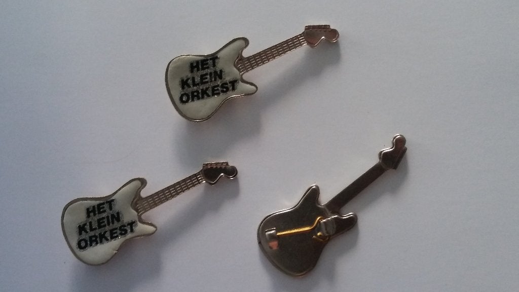 Het Klein Orkest Nederlandse popgroep gitaar speldjes band, Ophalen of Verzenden, Gebruikt