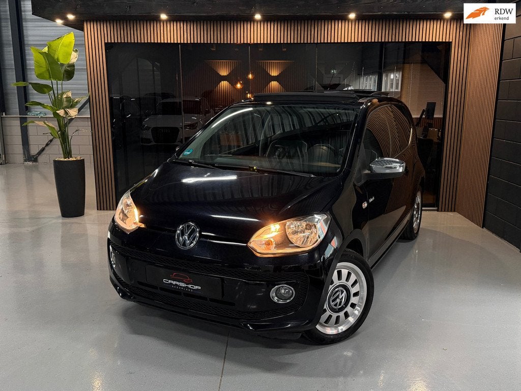 Volkswagen Up! 1.0 MPI BlACK UP! PANO/LEER/STOELVRM/AIRCO, Voorwielaandrijving, Gebruikt, 60 pk, Zwart