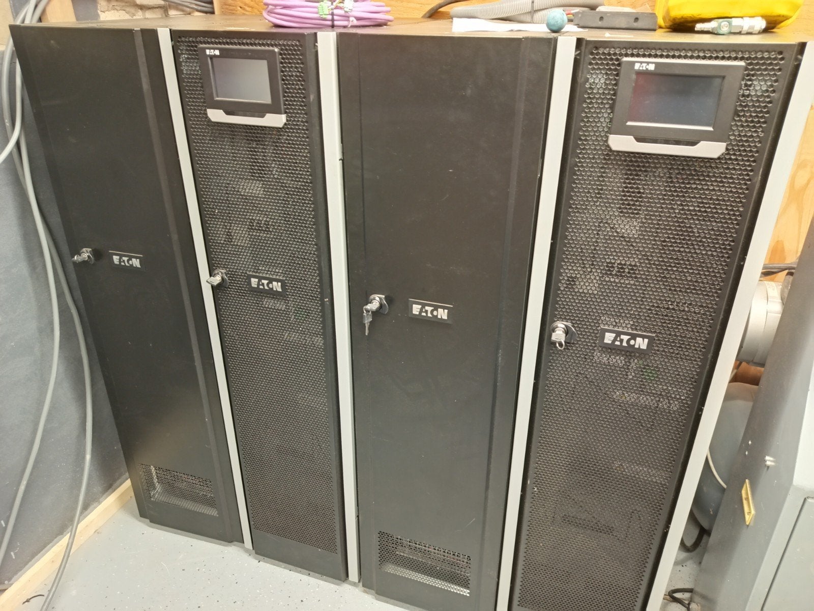 Eaton 93PS 8-20 UPS met batterijpakket (8KW), Computers en Software, Ophalen, Gebruikt