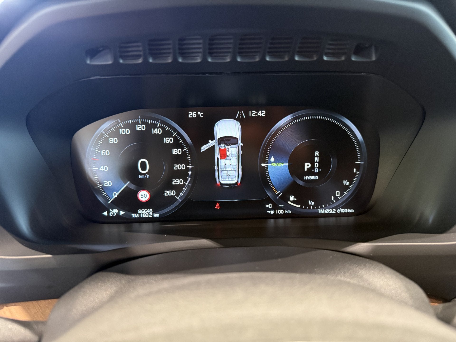 Foto 14 van Volvo XC90 2.0 T8 Recharge AWD R-Design, Trekhaak, Luchtveri