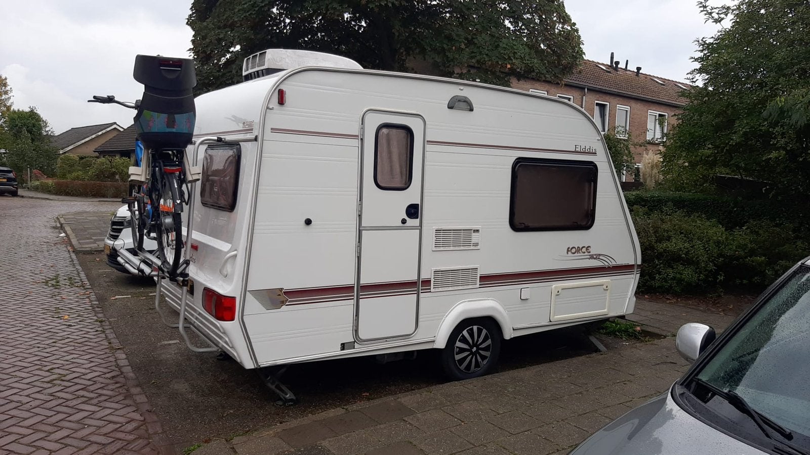 Elddis force 380 caravan met stapelbed en airco, Ophalen