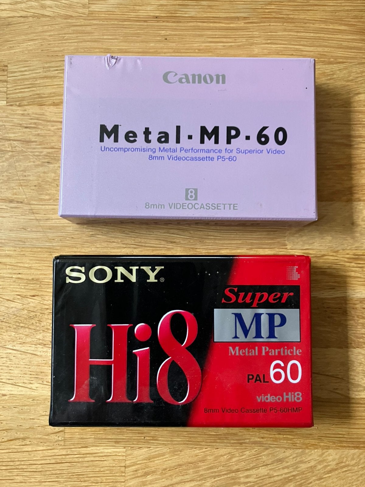 2 Video Hi 8 bandjes / Sony / Canon - nieuw, Mini dv, Canon, 20x of meer, Nieuw