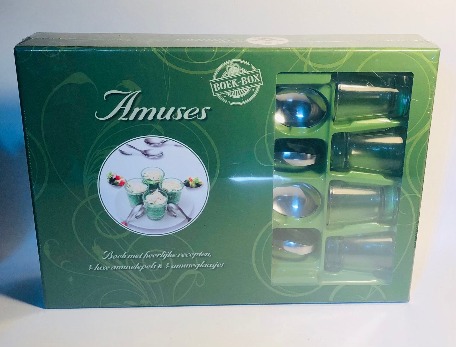 Nieuwe amuse set, met 4 kleine glazen glaasjes en 4 lepels, Ophalen of Verzenden, Zo goed als nieuw