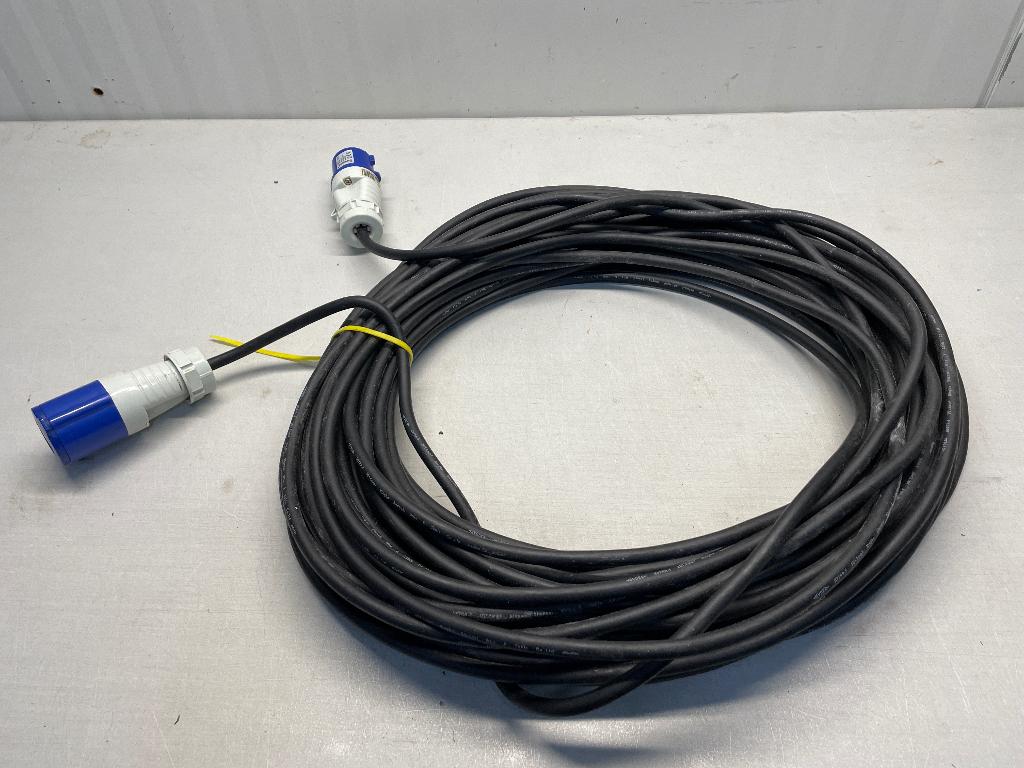 CEE Verlengsnoer 30 Meter, Ophalen of Verzenden, Zo goed als nieuw