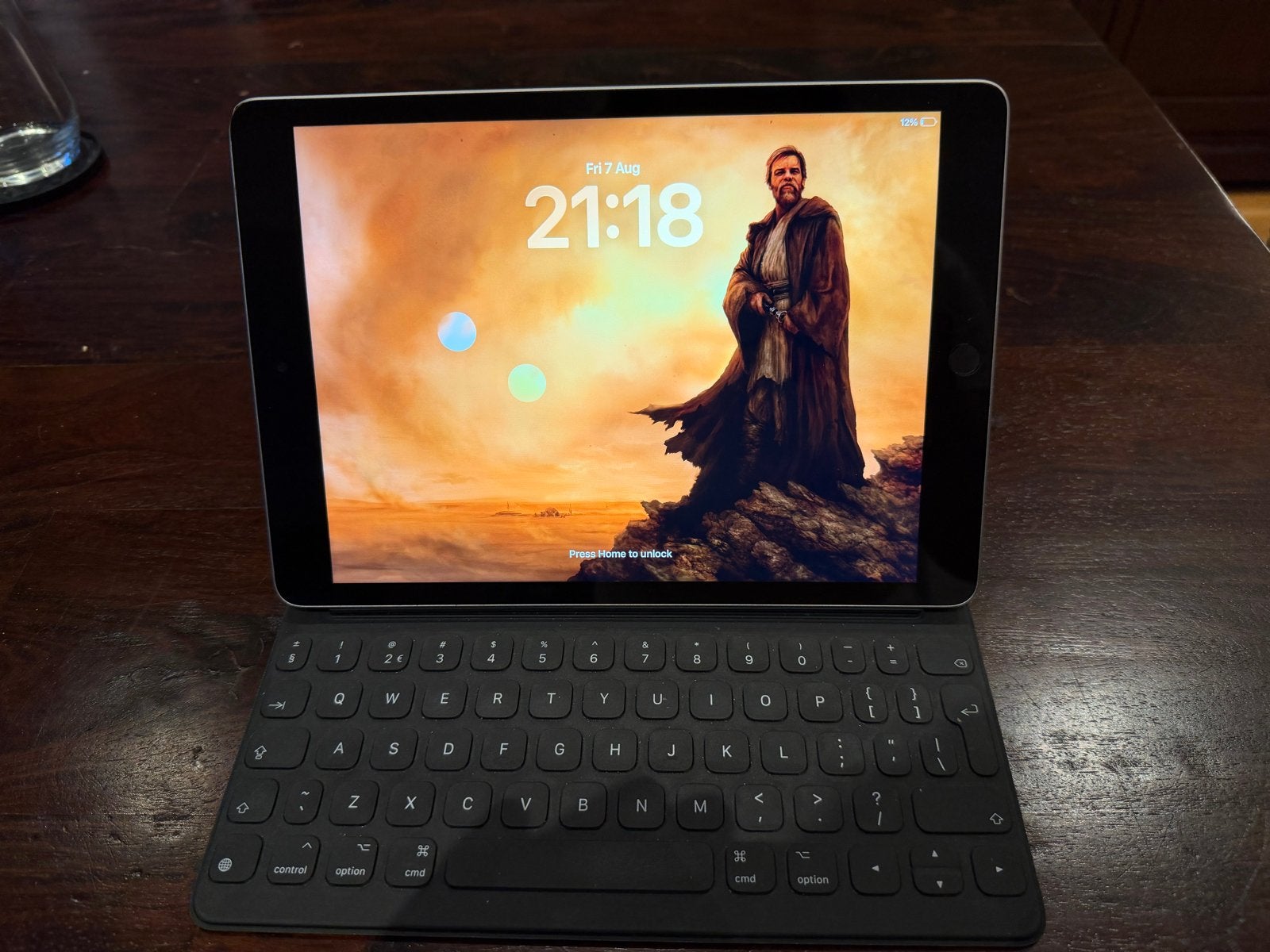 Apple iPad 9e generatie met Smart Folio Keyboard, Computers en Software, Apple iPads, 10 inch, Apple iPad, Ophalen of Verzenden