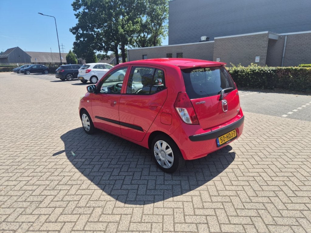Foto 4 van Hyundai i10 1.25 I 5DR 2008 Rood