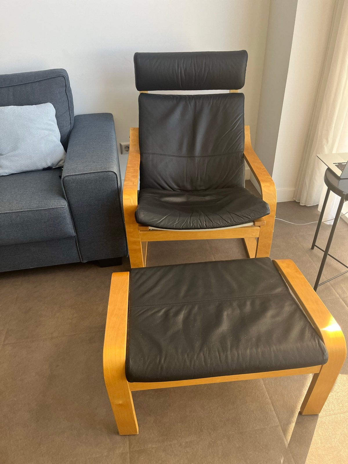 IKEA POANG - Leren fauteuil met voetenbank - Zwart en Hout, Ophalen, Gebruikt, 75 tot 100 cm, 50 tot 75 cm